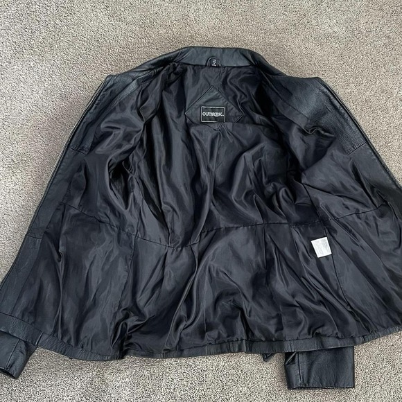 Modern Essentials Leather Coat Womens L Black Fur Collar Button Front Baddie - Picture 6 of 6